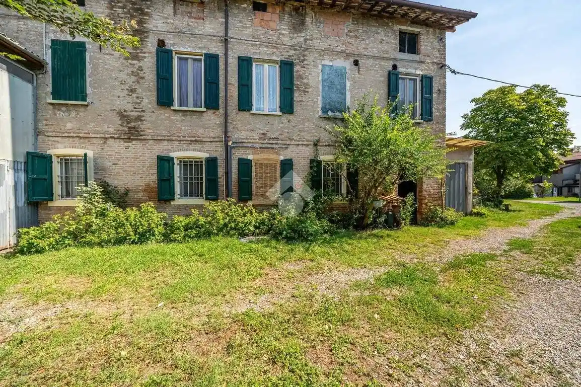 Casa indipendente in vendita a Reggio Emilia