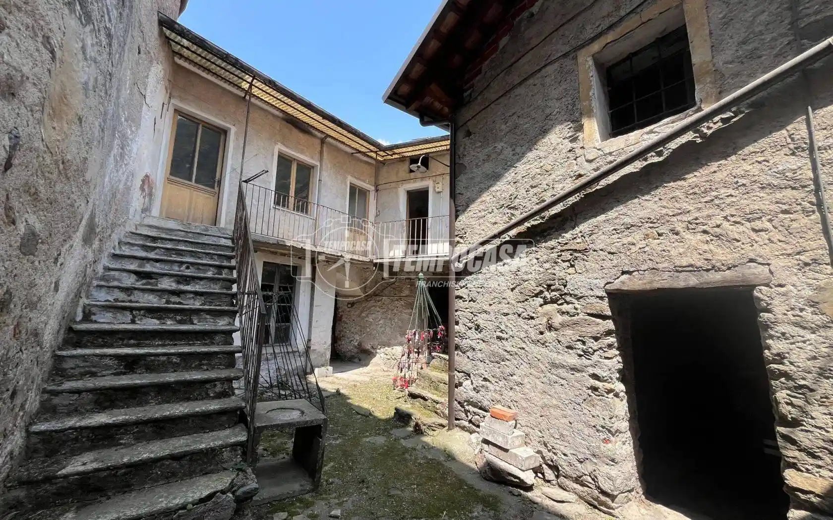 Casa indipendente in vendita a Pont-Canavese