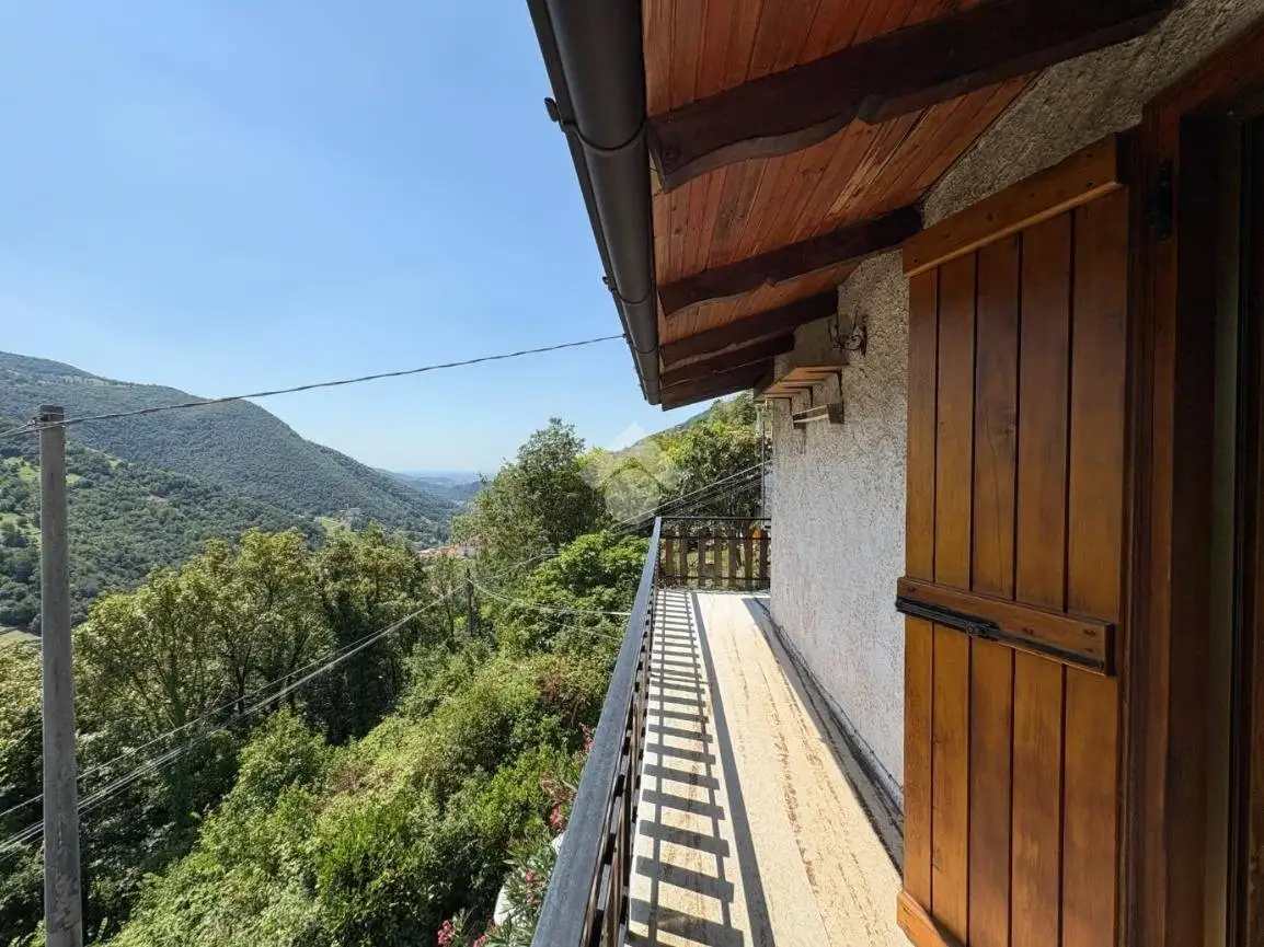 Appartamento in vendita a Adrara San Rocco