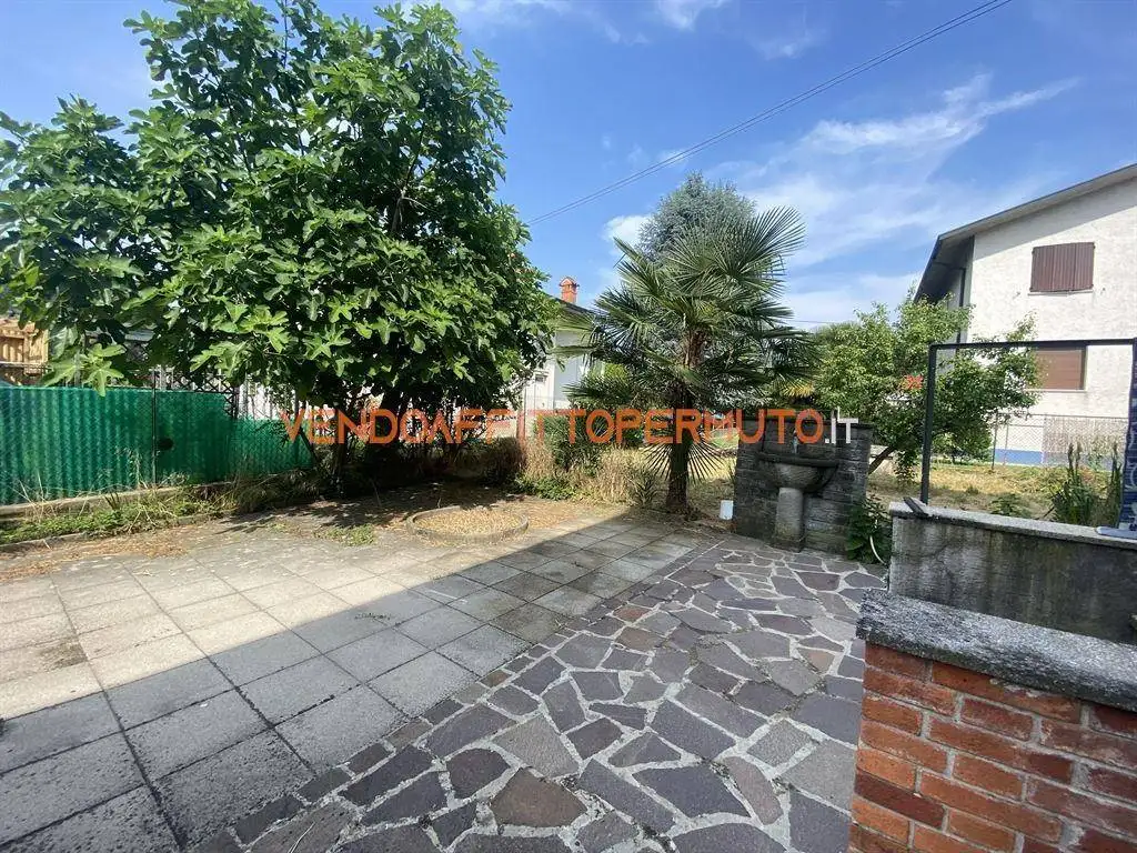 Villa in vendita a Adro