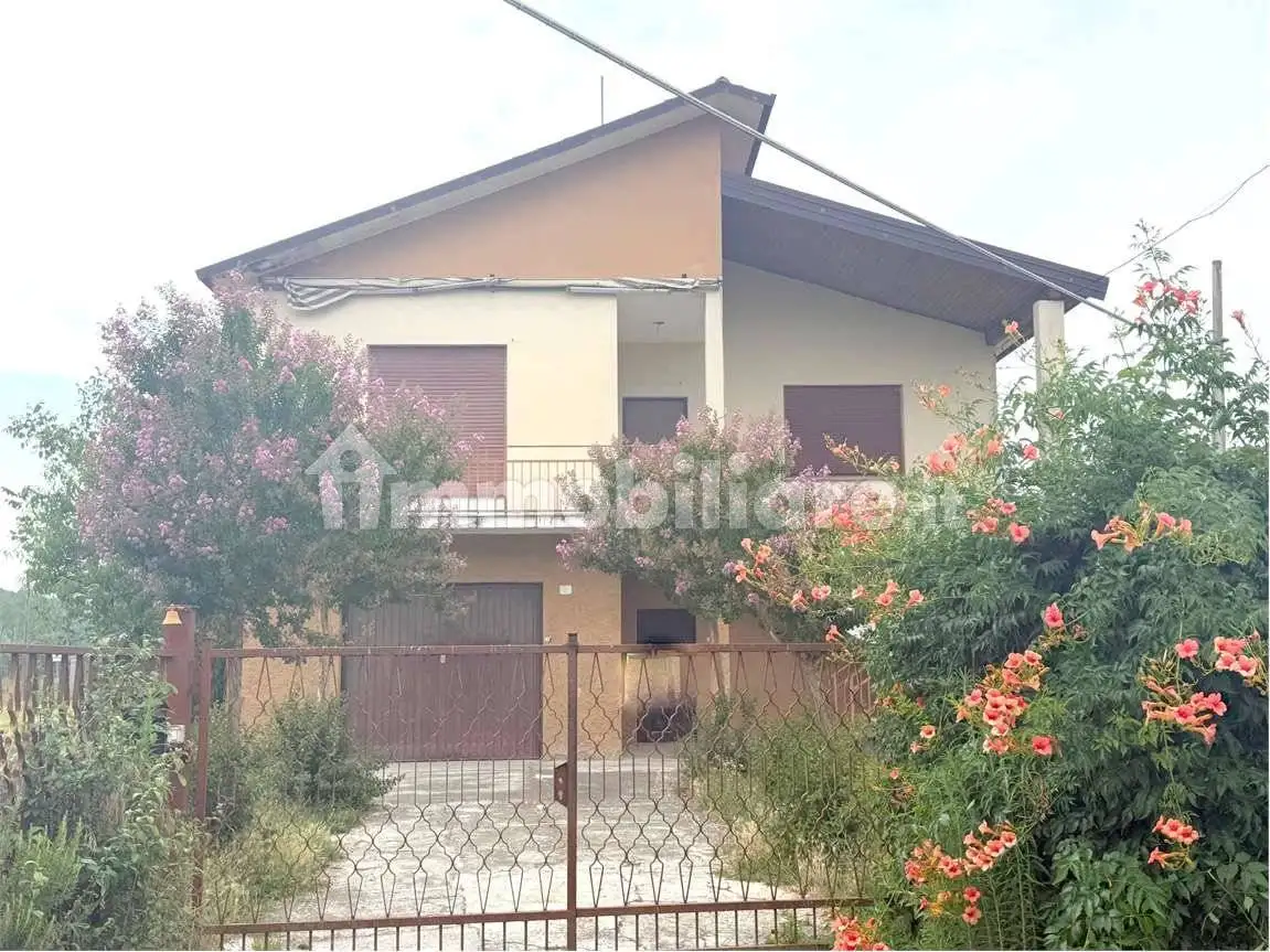 Terratetto unifamiliare 143 m², buono stato, Centro, Borghetto di Borbera - foto 2