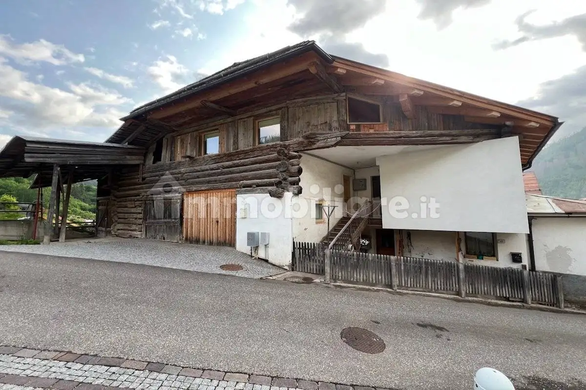 Palazzo - Edificio in vendita a Moena