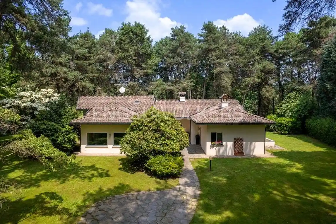 Villa in vendita a Appiano Gentile