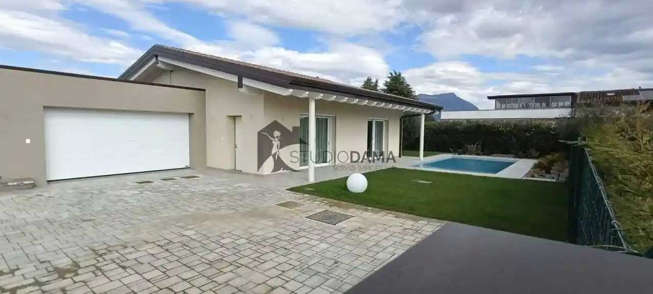 Villa in vendita a Soiano del Lago