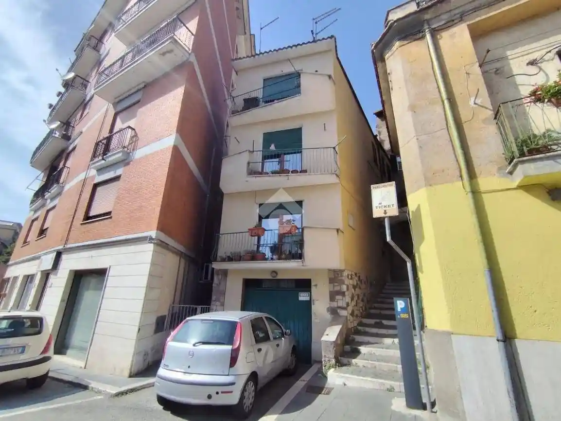 Palazzo - Edificio in vendita a Subiaco