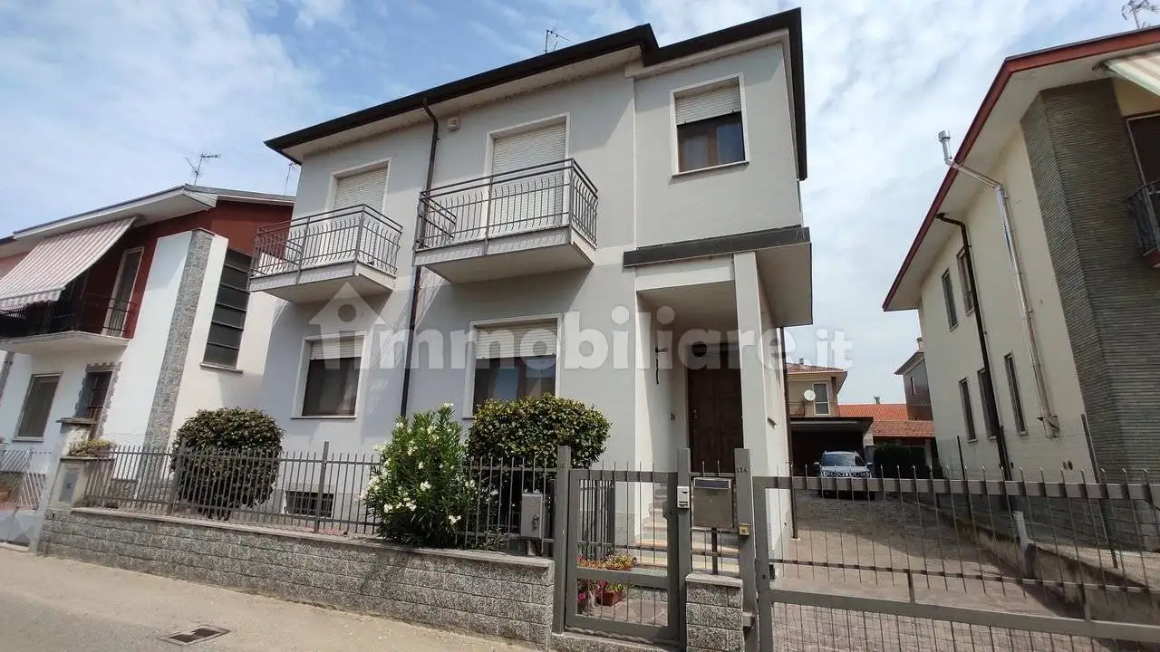 Villa in vendita a Novara