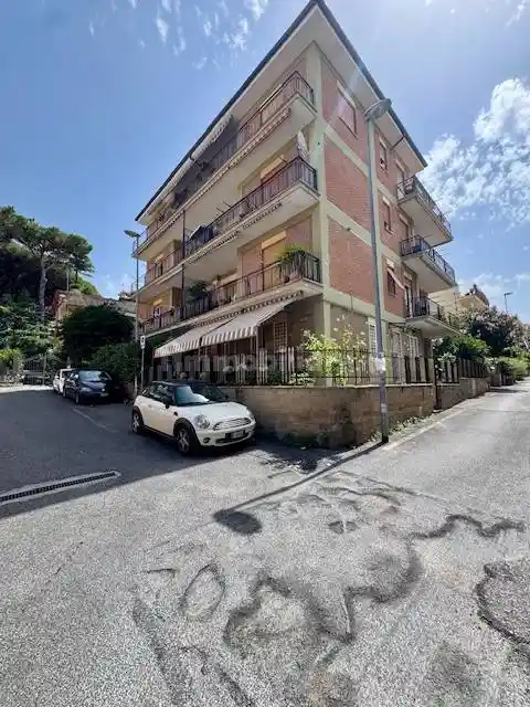 Appartamento in vendita a Grottaferrata