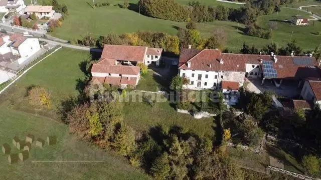 Villa in vendita a Brogliano