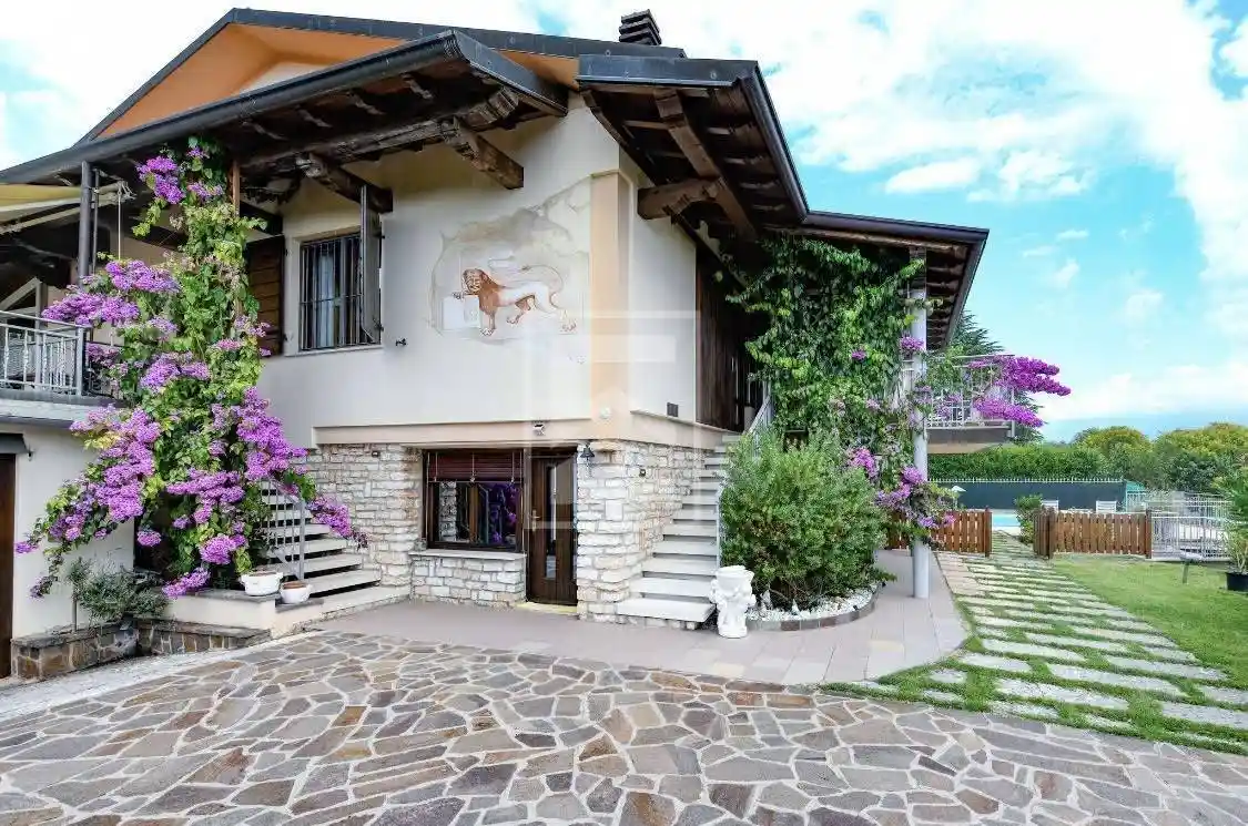 Villa in vendita a Toscolano-Maderno