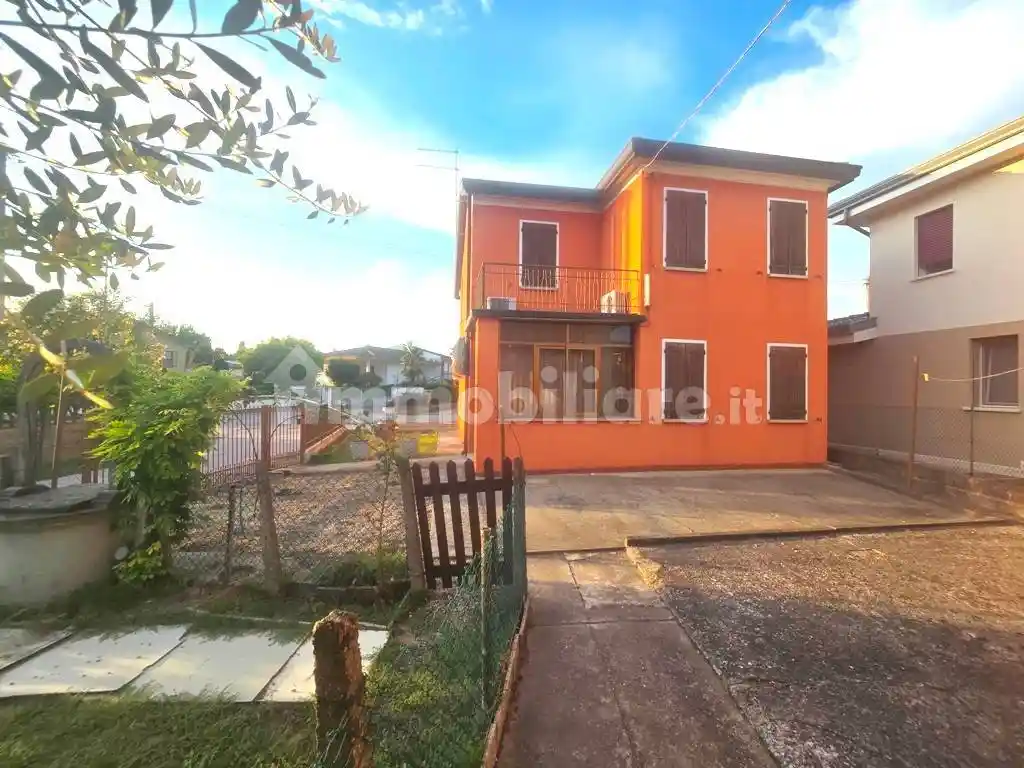 Casa indipendente in vendita a Campolongo Maggiore