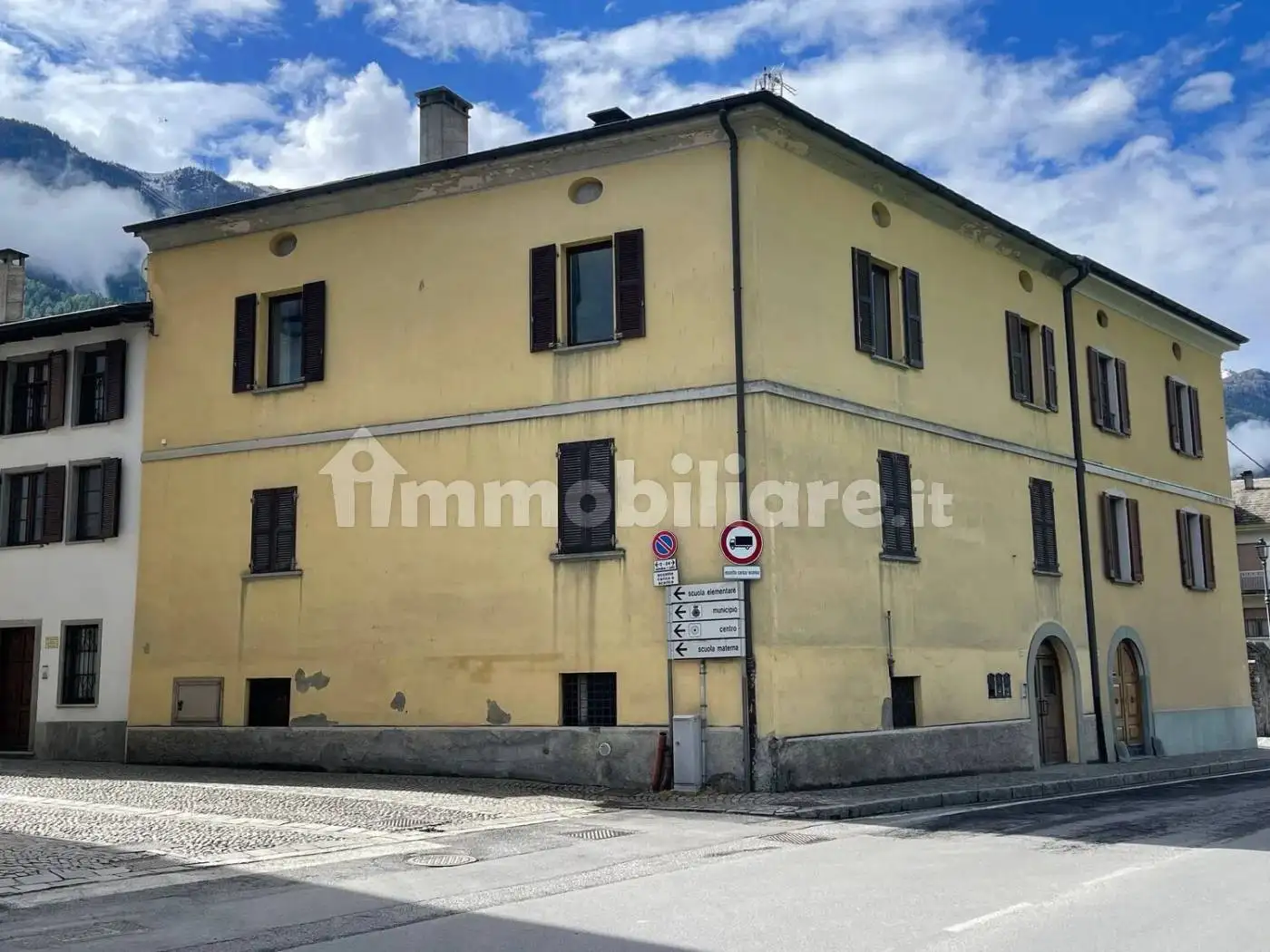 Villa in vendita a Mazzo di Valtellina