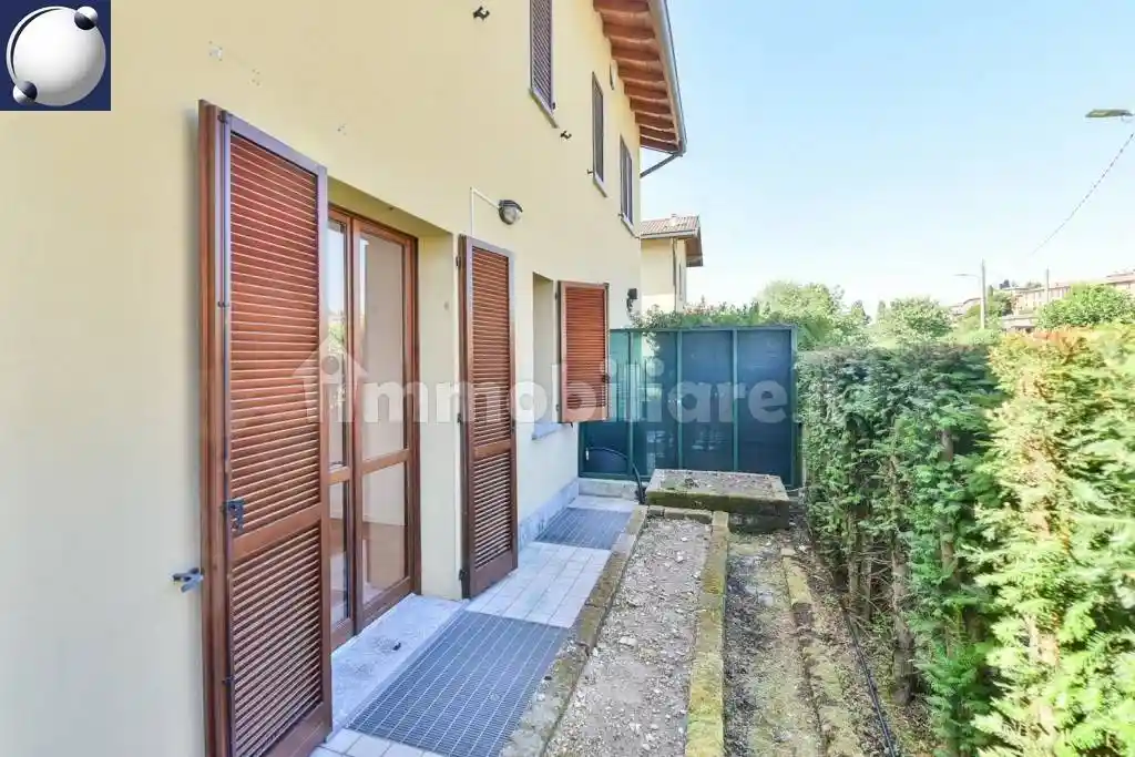 Appartamento in vendita a Erba