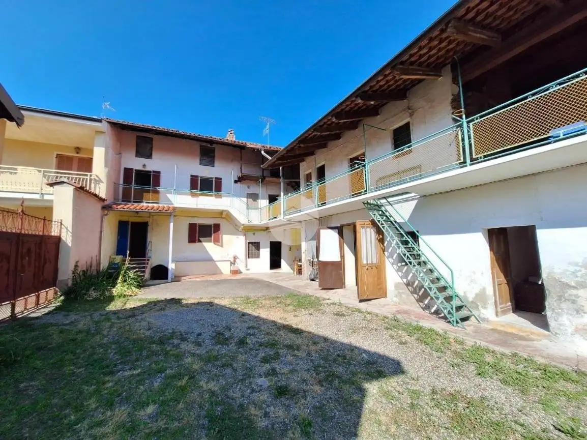 Casa indipendente in vendita a Vialfrè