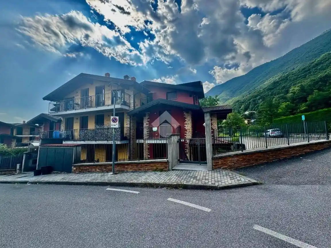 Appartamento in vendita a Endine Gaiano