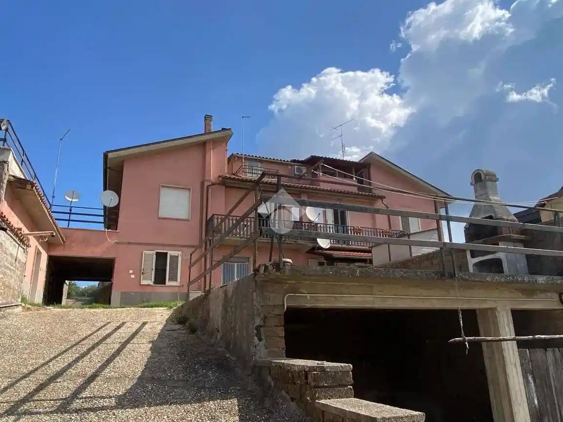 Villa in vendita a Fabrica di Roma