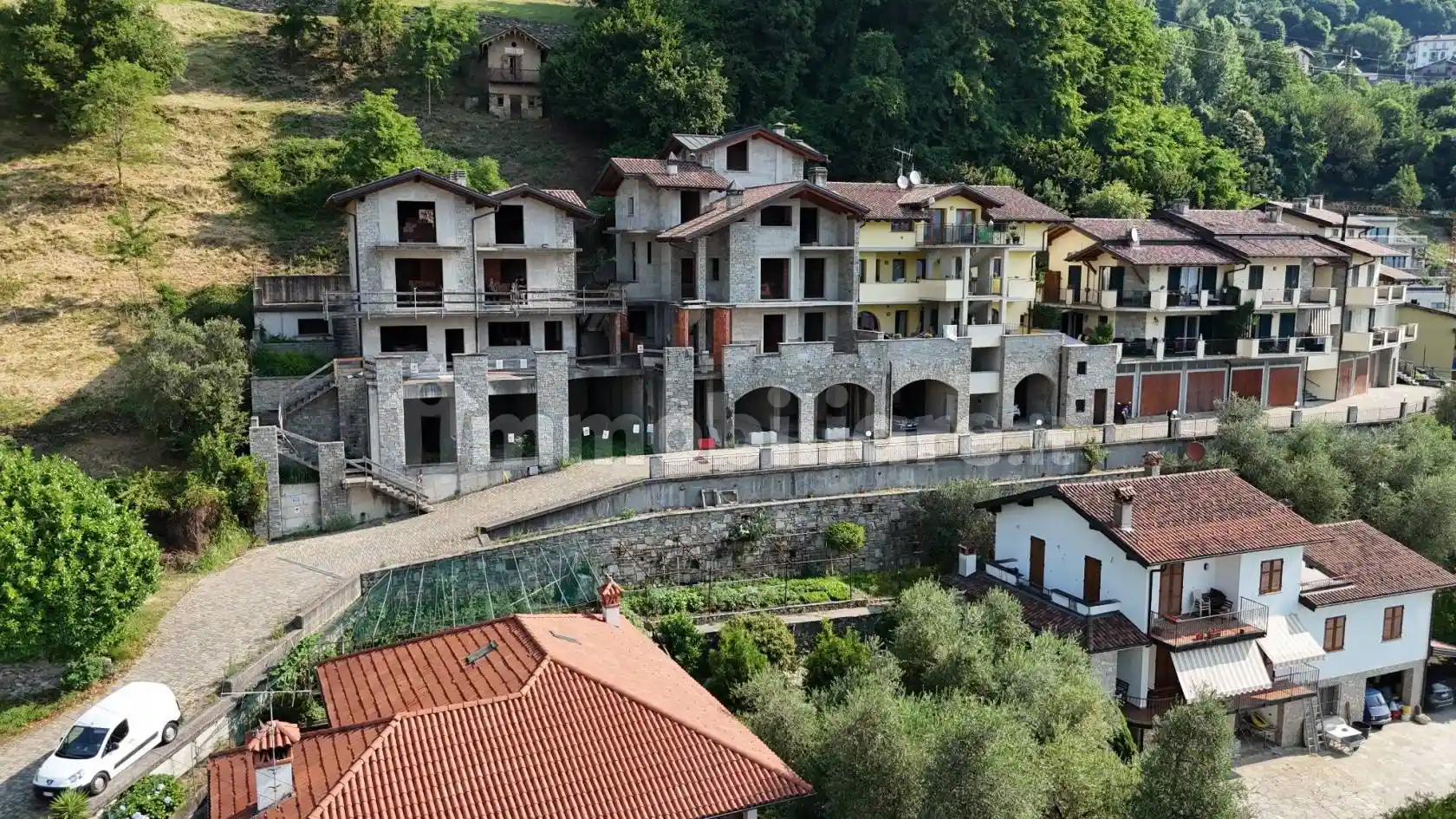 Palazzo - Edificio in vendita a Gravedona ed Uniti