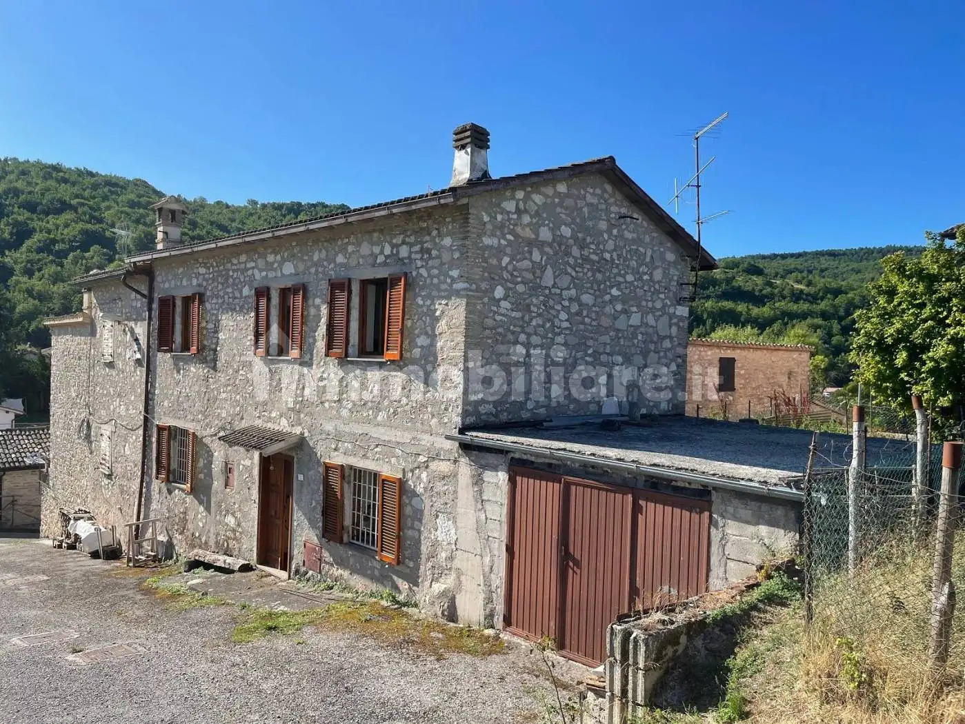 Casa indipendente in vendita a Sellano