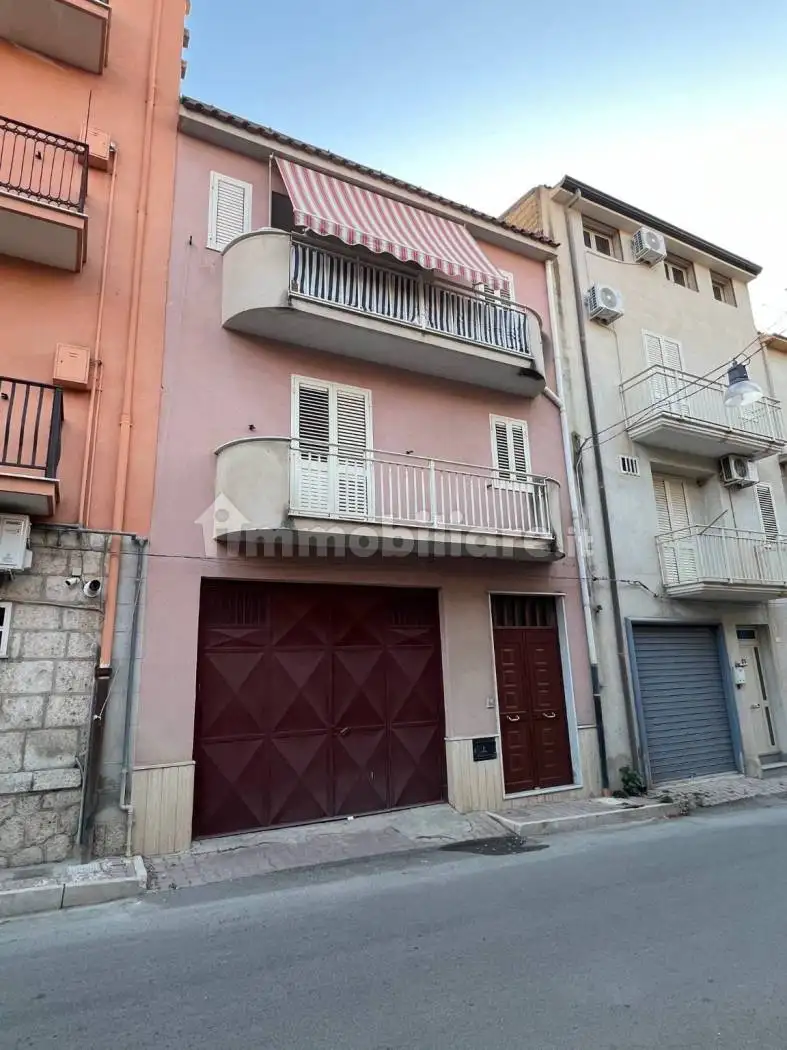 Casa indipendente in vendita a Riesi