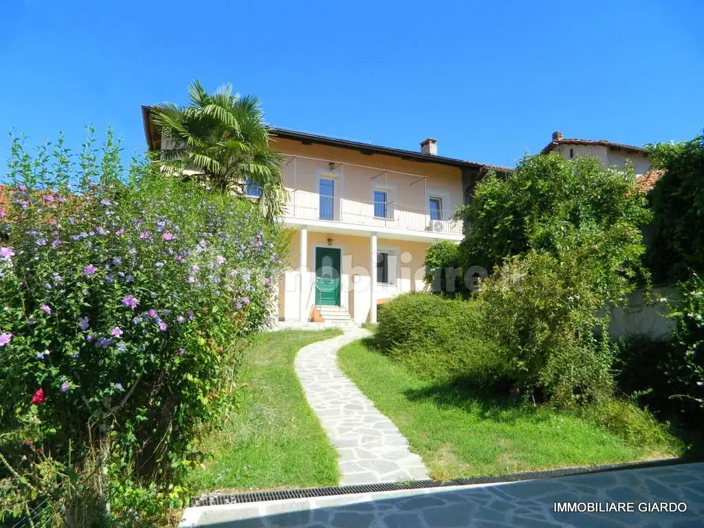 Casa indipendente in vendita a Mombello di Torino