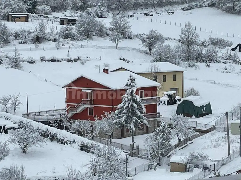 Villa plurifamiliare Località Poggio Primocaso, Poggio Primocaso, Cascia - foto 5