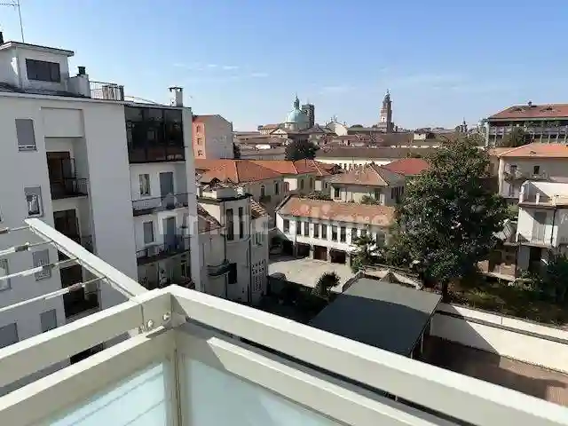 Quadrilocale via Giosuè Carducci 9, Centro, Vigevano - foto 4