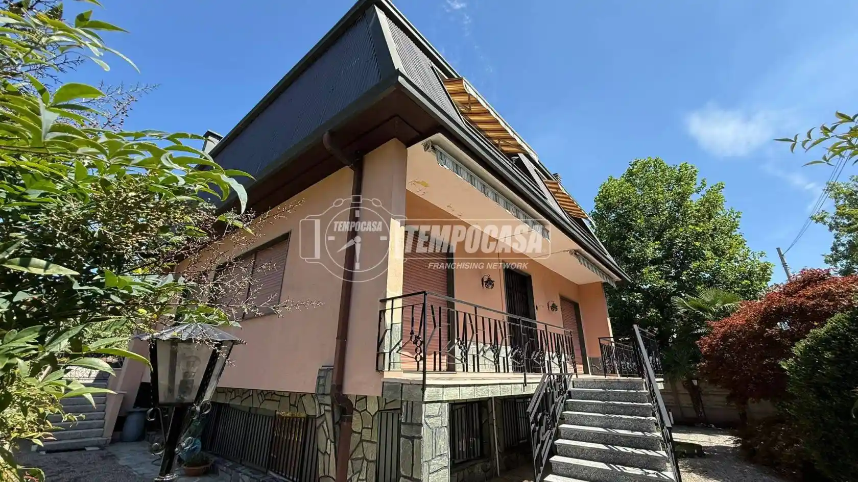 Villa in vendita a Legnano