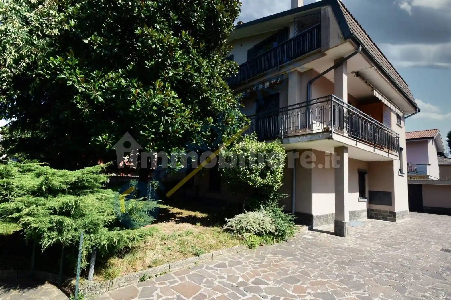 Appartamento in vendita a Senago