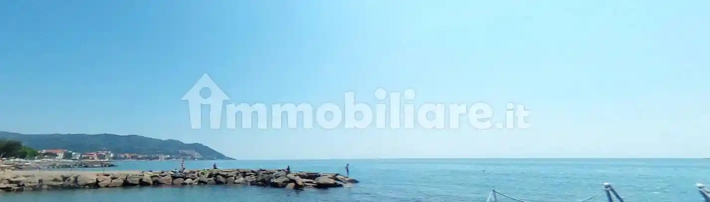 Appartamento in vendita a Diano Castello