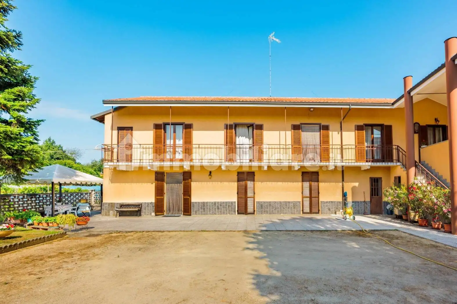 Villa in vendita a Baldissero d'Alba