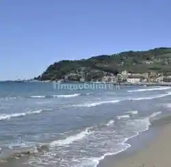 Appartamento in vendita a Diano Castello