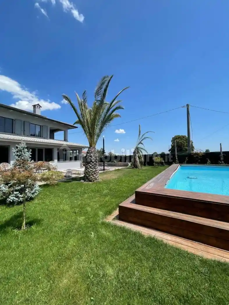 Villa in vendita a Parma