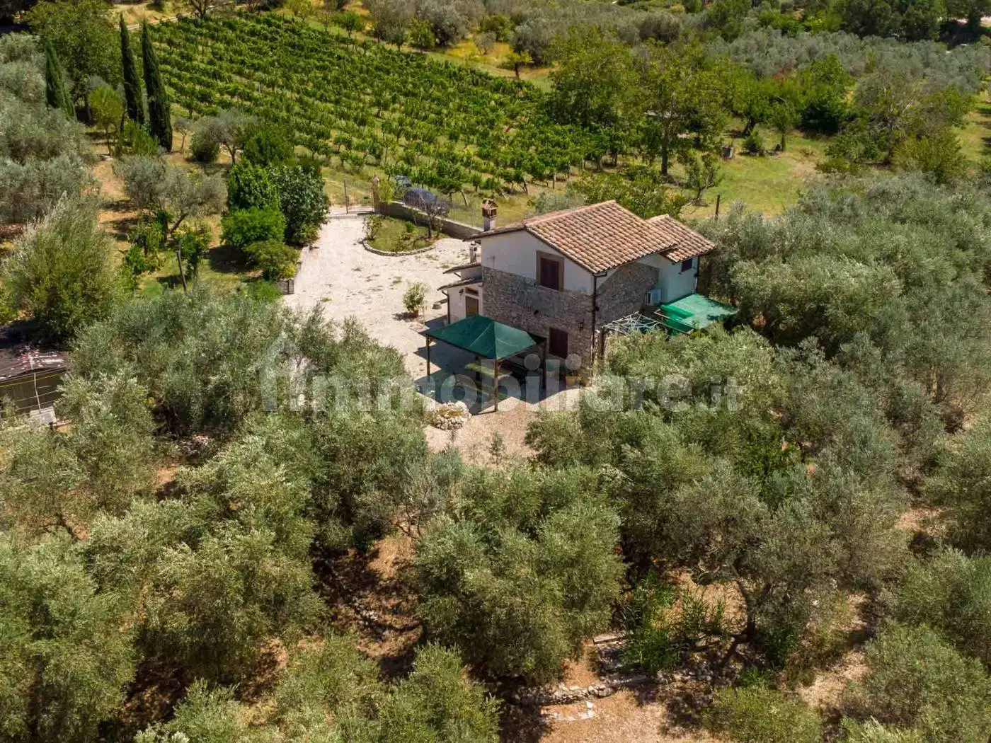 Rustico - Casale in vendita a Toffia