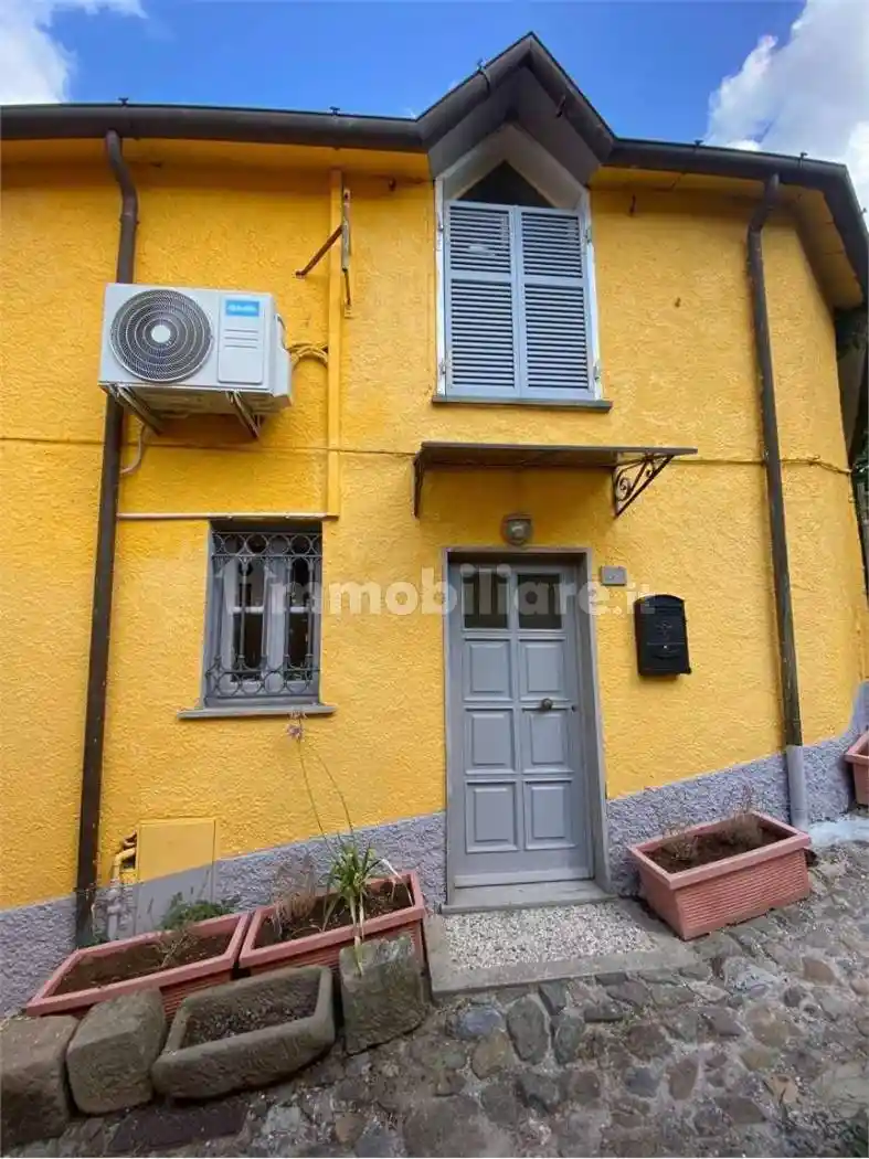 Casa indipendente in vendita a Sarzana