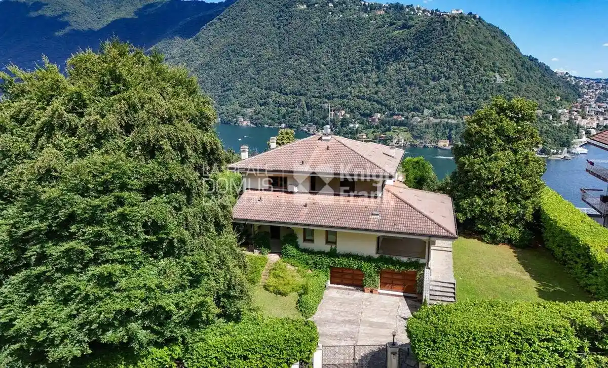 Villa in vendita a Como