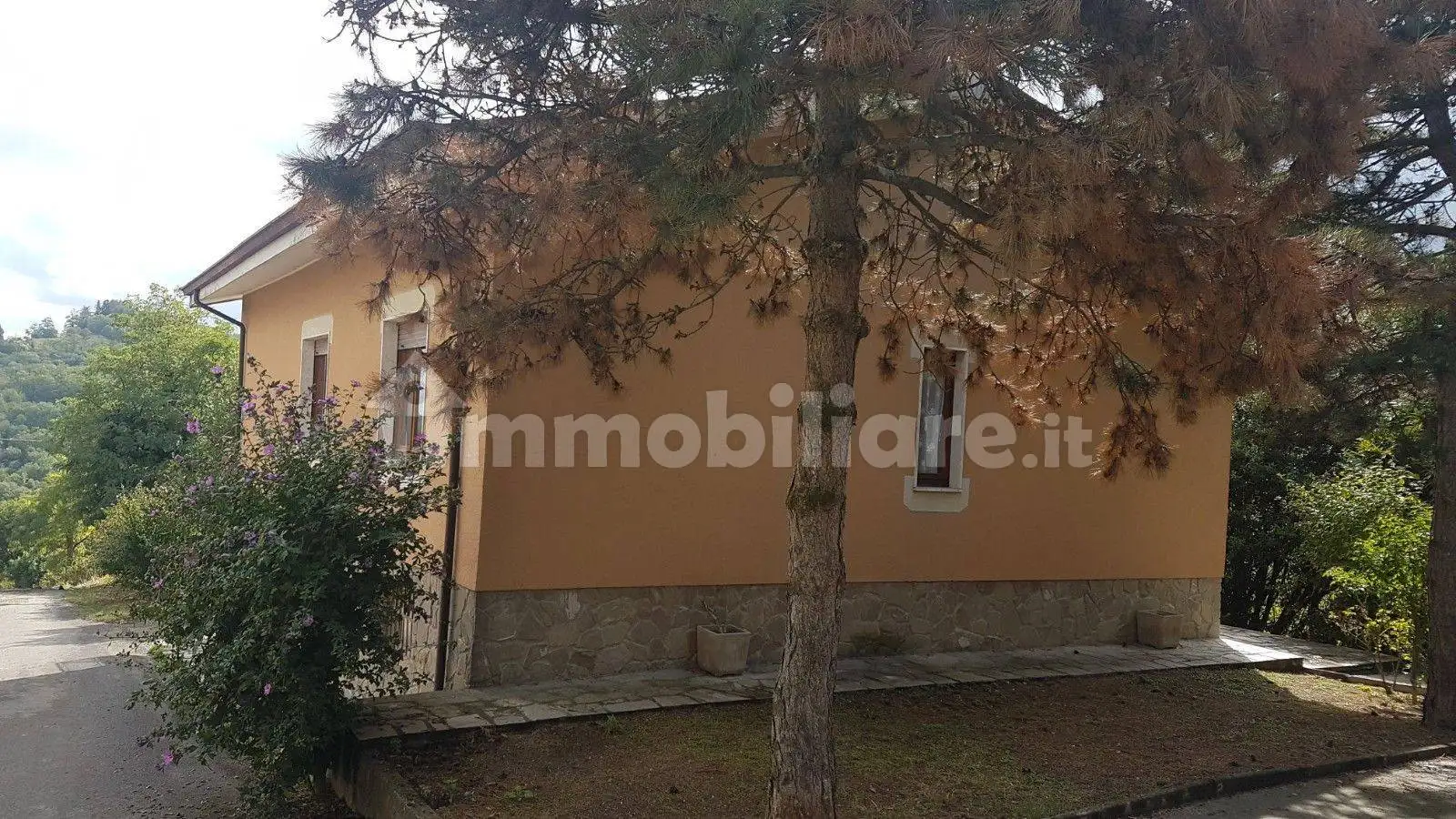 Villa in vendita a Montecalvo Versiggia