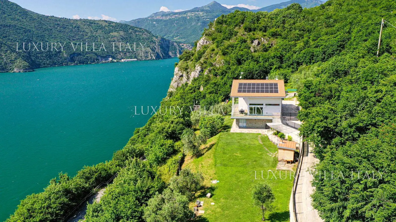 Villa in vendita a Marone