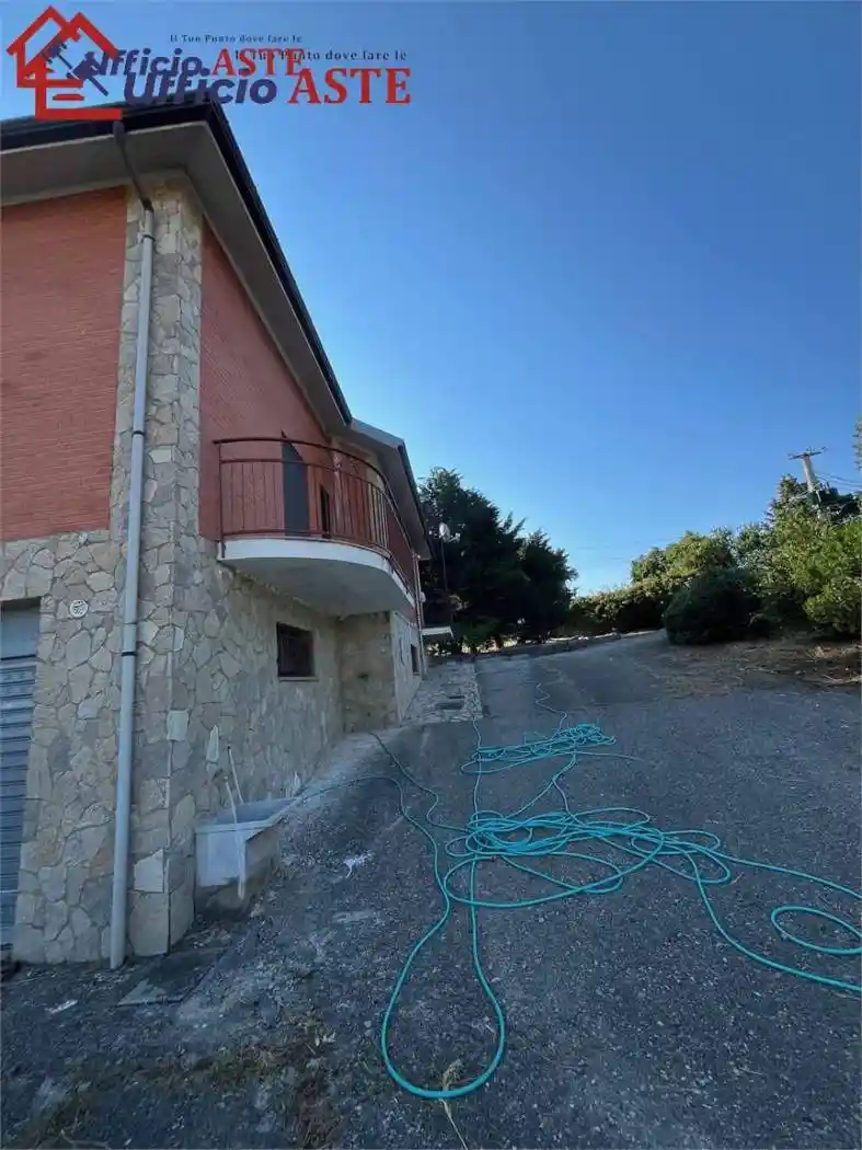 Villa unifamiliare Castel Lagopesole, Lagopesole, Avigliano - foto 4