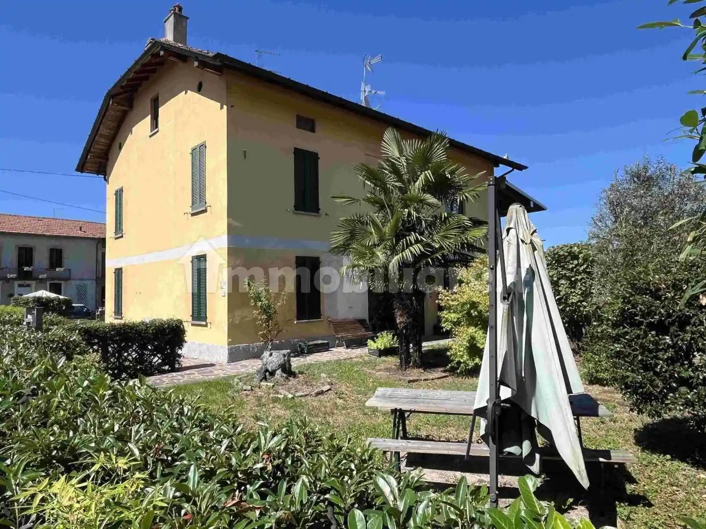 Villa in vendita a Brebbia