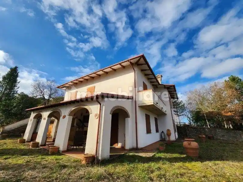 Villa in vendita a Monte San Savino