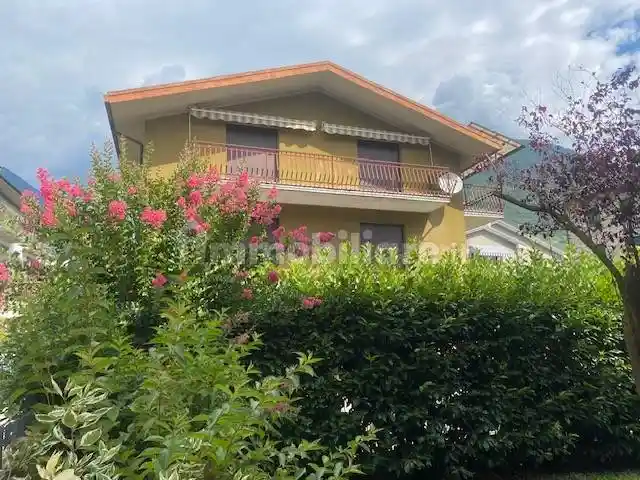 Villa in vendita a Sondrio