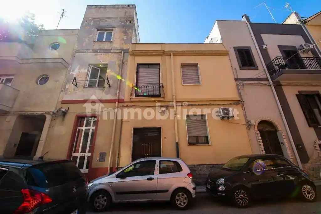 Palazzo - Edificio in vendita a Brindisi