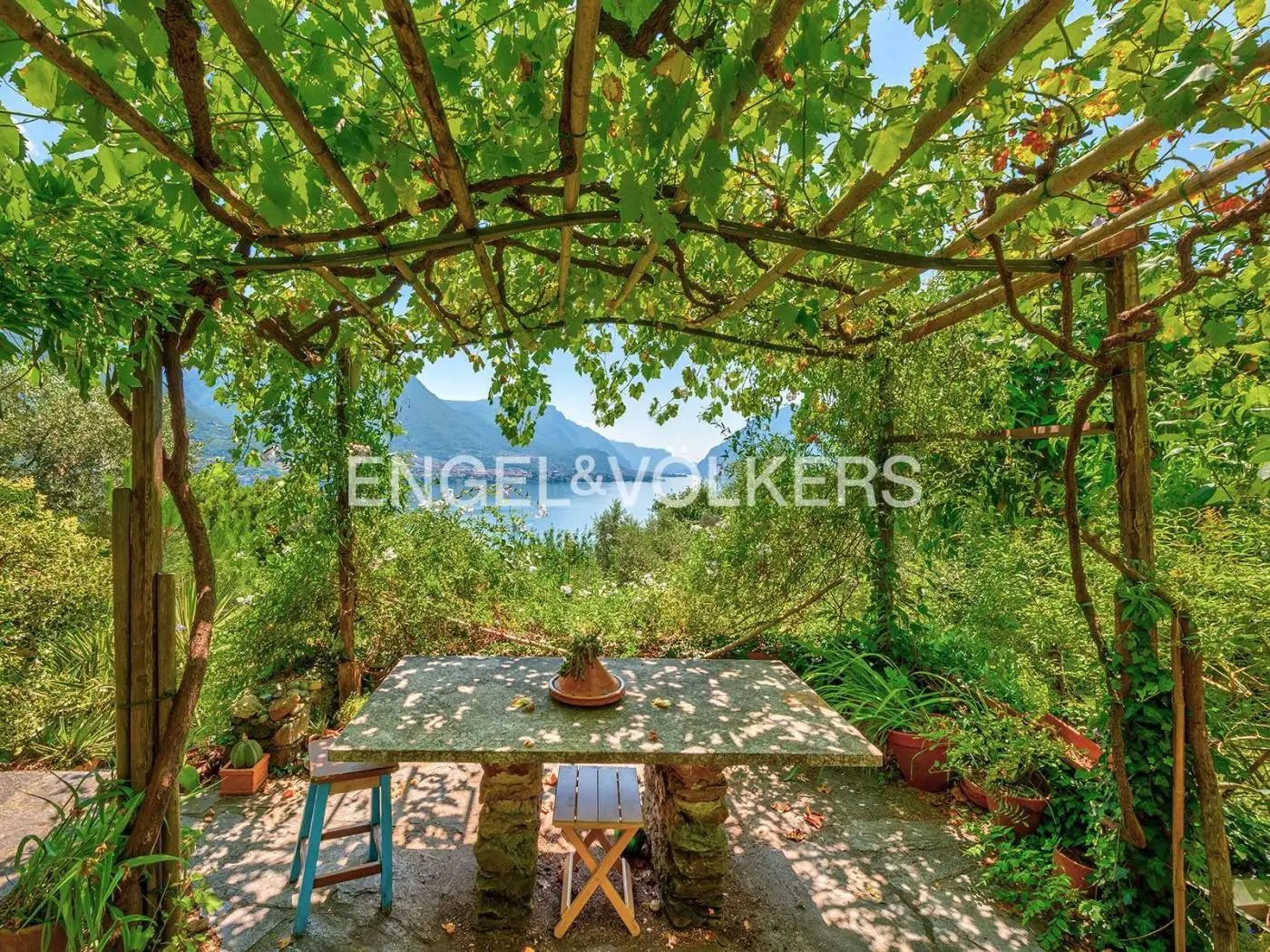 Villa in vendita a Oliveto Lario