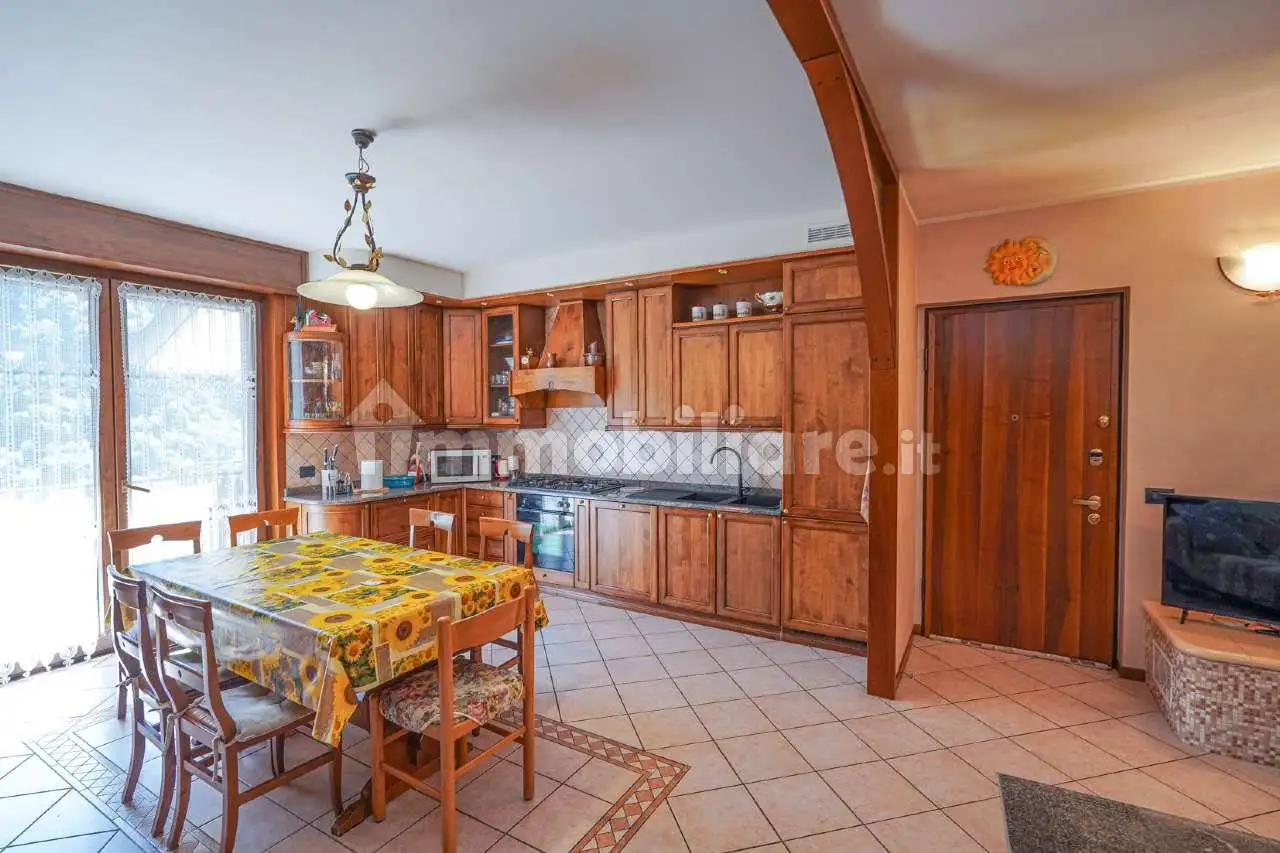 Appartamento in vendita a Strozza