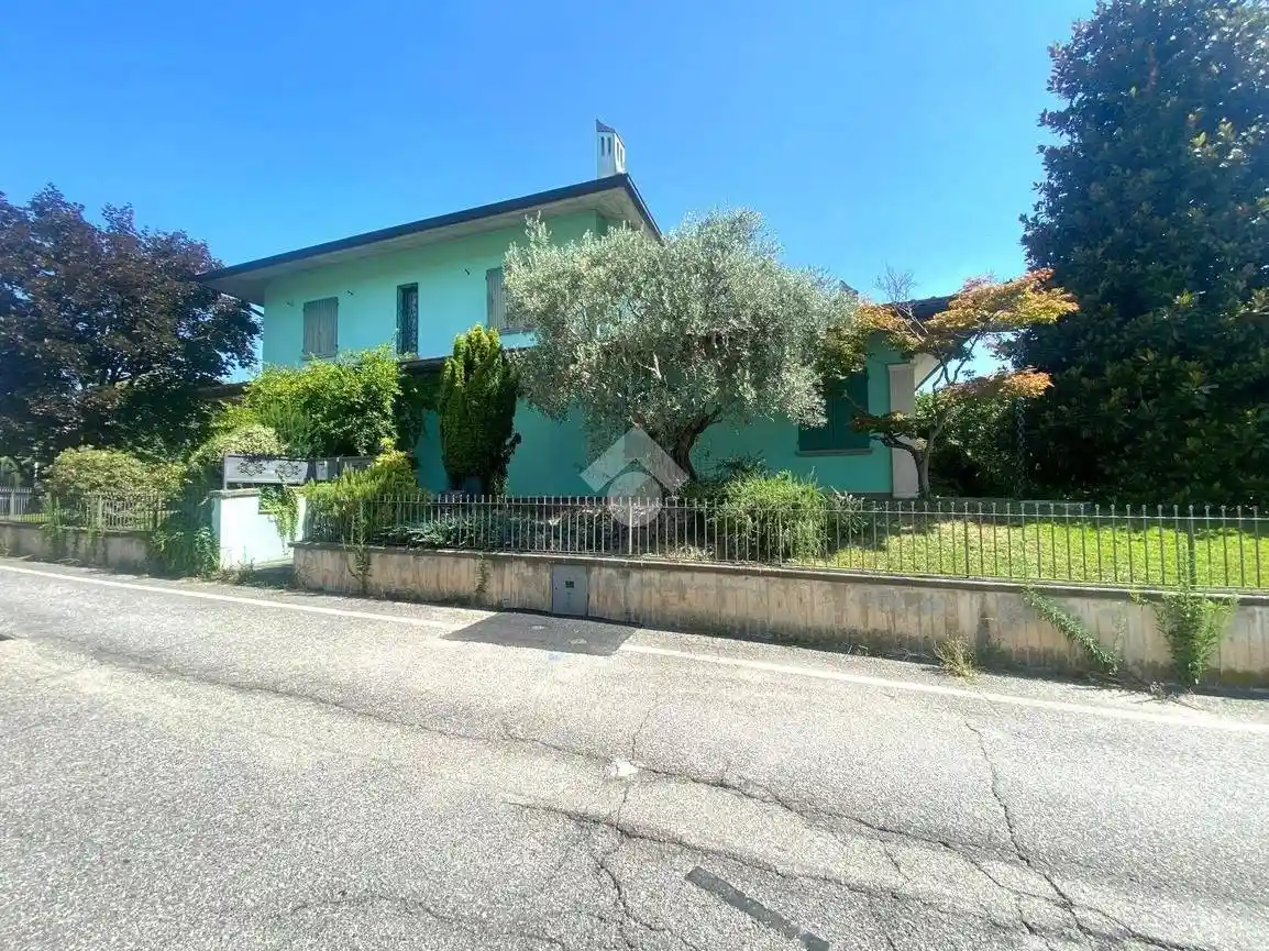 Villa in vendita a Sorisole