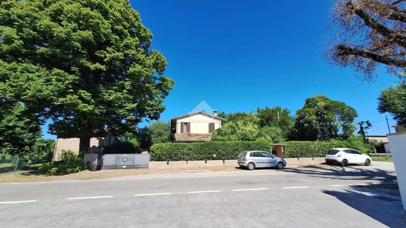 Casa indipendente in vendita a Forlì