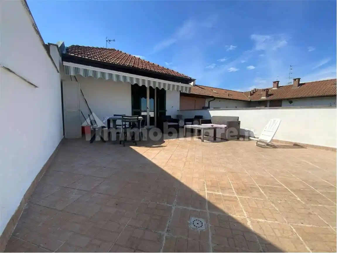 Casa indipendente in vendita a Novara