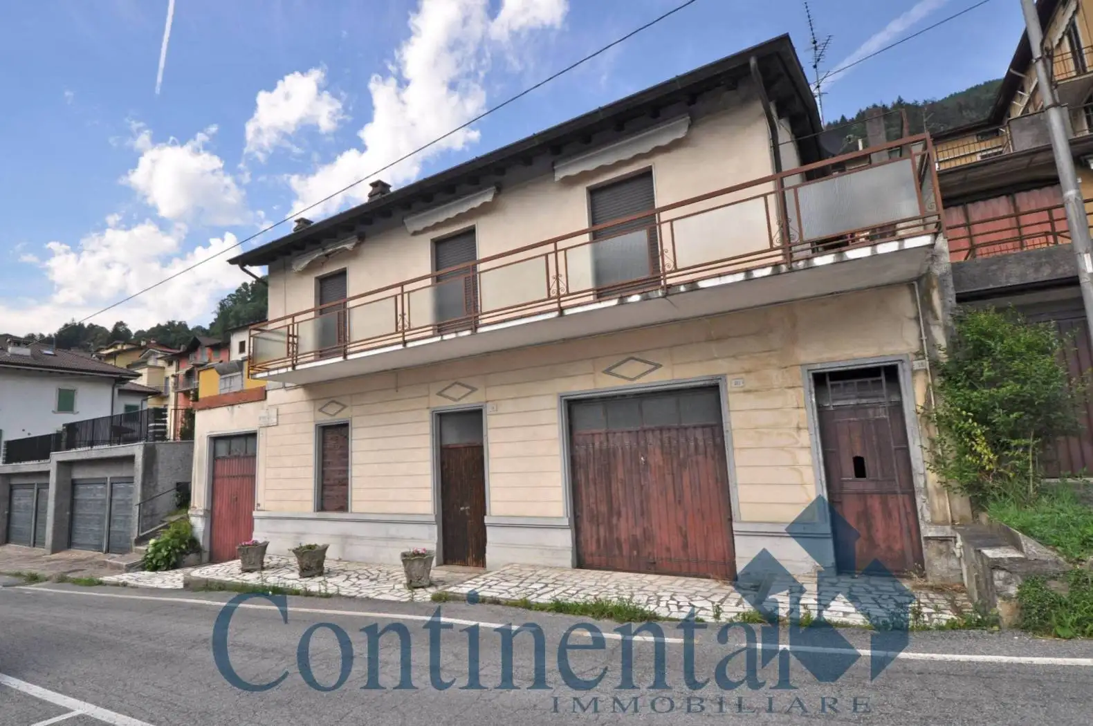 Casa indipendente in vendita a Piazza Brembana