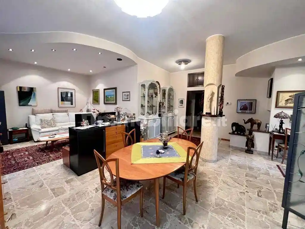 Villa in vendita a Cislago