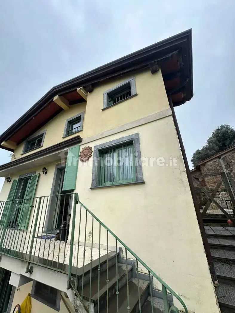 Villa in vendita a Montignoso