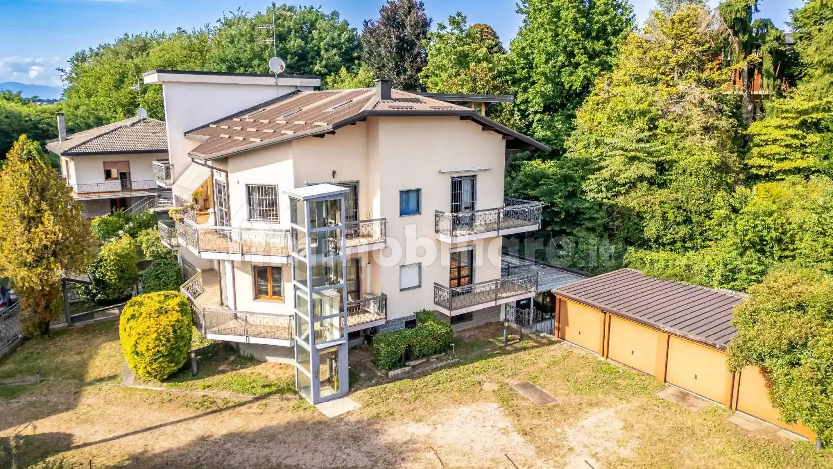 Villa in vendita a Venegono Inferiore